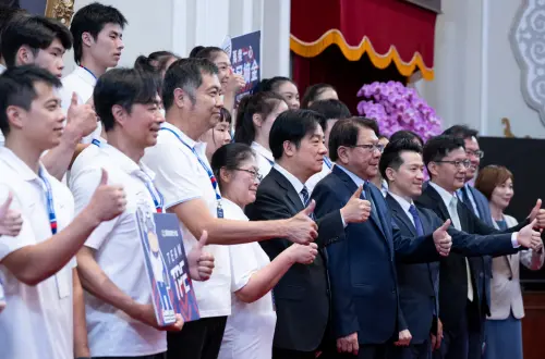 ▲賴清德接見「2025年第32屆萊茵魯爾夏季世界大學運動會代表團」選手、教練及隊職員。（圖／總統府提供）