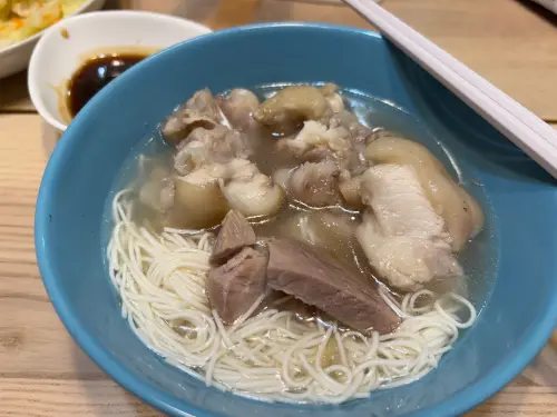 ▲豬腳麵線（圖／記者徐銘穗攝）