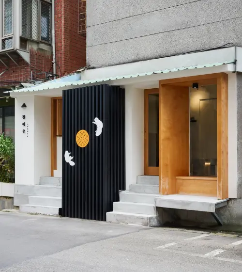 ▲白狐院華夫餅大安門市。（圖／辻利茶舗提供）