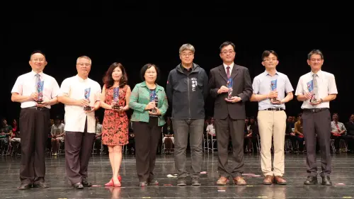 高市新卸任校長布達暨交接典禮　李懷仁：秉持熱忱為教育努力前行
