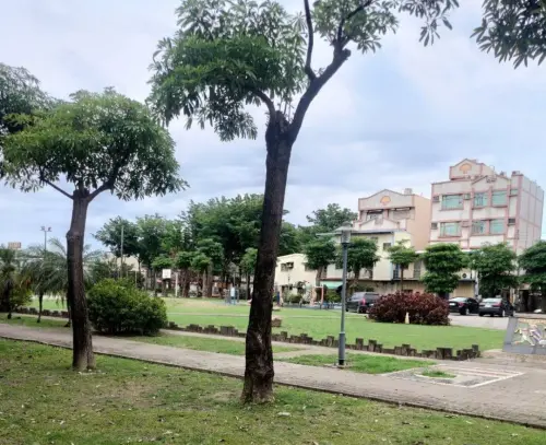 ▲台電公司大林發電廠認養公園造景植樹減碳，以嘉惠地方。(圖／台電公司大林發電廠提供)