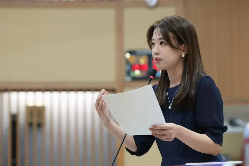 ▲新北市議員江怡臻今（31）日發文反對普發1萬6遭周軒狠酸。（圖／資料照片）