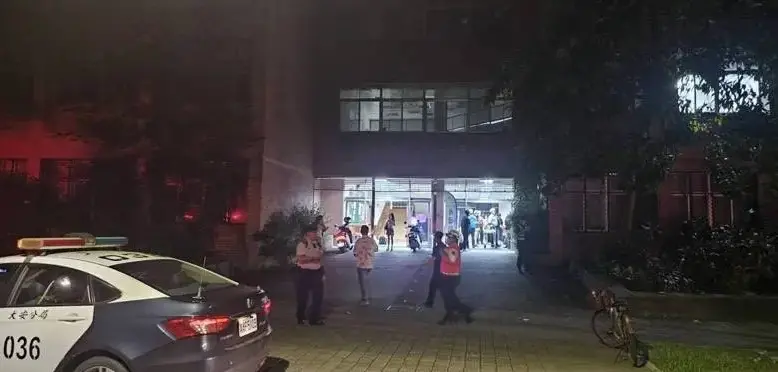 ▲ 31日臺灣大學傳出食物中毒意外，多名學生送醫治療。（圖／翻攝畫面）