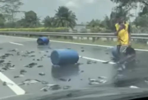 影／高速公路驚見魚！載海鮮貨車翻覆　活魚釀交通堵塞
