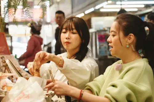 ▲曾寶儀（右）在節目中直言十分欣賞安芝儇（左）大剌剌的個性。（圖／翻攝自我們回家吧IG）