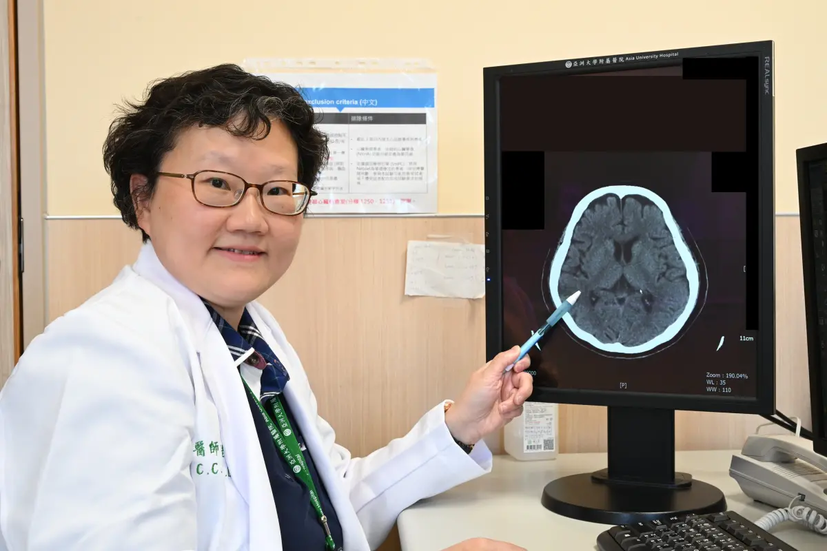 ▲精神科醫師經由影像檢查及認知功能評估，診斷患者罹患輕度失智症併發精神行為症狀。(圖／醫院提供2025.8.1)