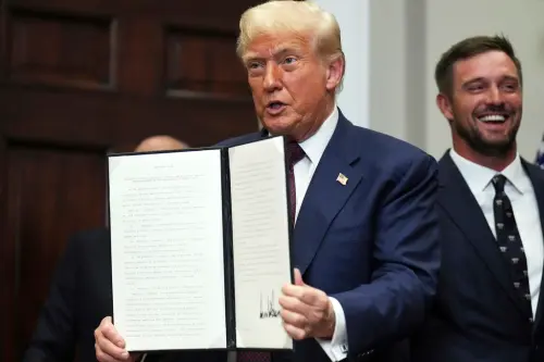 ▲美國總統川普（Donald Trump）於美國時間7月31日簽署最新行政命令，對全球貿易夥伴啟動新一輪關稅，其中台灣被課徵為20％。（圖／美聯社／達志影像）