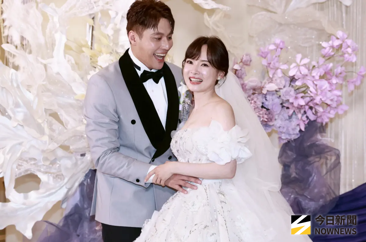 ▲40歲藝人張睿家（左）2019年與黃安若（右）登記結婚，等了6年今（1）日舉辦婚宴，聊及生子計劃，黃安若透露成功取卵9顆，3月以來積極試管做人，張睿家欣喜嗨喊：「希望愈快愈好！」一字一句流露幸福氛圍。（圖／記者嚴俊強攝影）