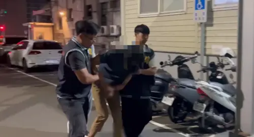 ▲網友爆料陳姓嫌犯在新莊一帶推小攤車賣芋頭粥，但餐點品質不佳有如餿水。（圖／警方提供）
