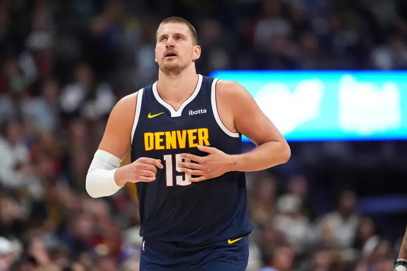 ▲丹佛金塊隊球星約基奇（Nikola Jokic）對籃球的熱愛似乎遠不及他對賽馬與鄉村生活的癡迷，甚至一度考慮放棄價值高達3億美元（約合新台幣89.9億元）的頂薪續約退役。（圖／美聯社／達致影像）