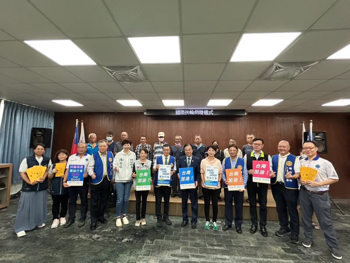 ▲國際扶輪3521地區捐助丹娜絲災民 陳亭妃、陳怡珍、蔡秋蘭協助媒合關鍵資源。（圖／ 陳亭妃提供）