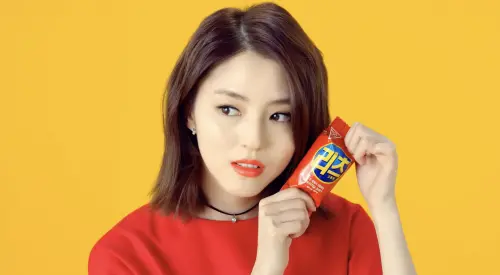 韓韶禧因為餅乾廣告,就此開啟了她的演藝圈之路。(圖/翻攝自@Ritzcrackers-kr YouTube) ▲韓韶禧因為餅乾廣告,就此開啟了她的演藝圈之路。(圖/翻攝自@Ritzcrackers-kr YouTube)