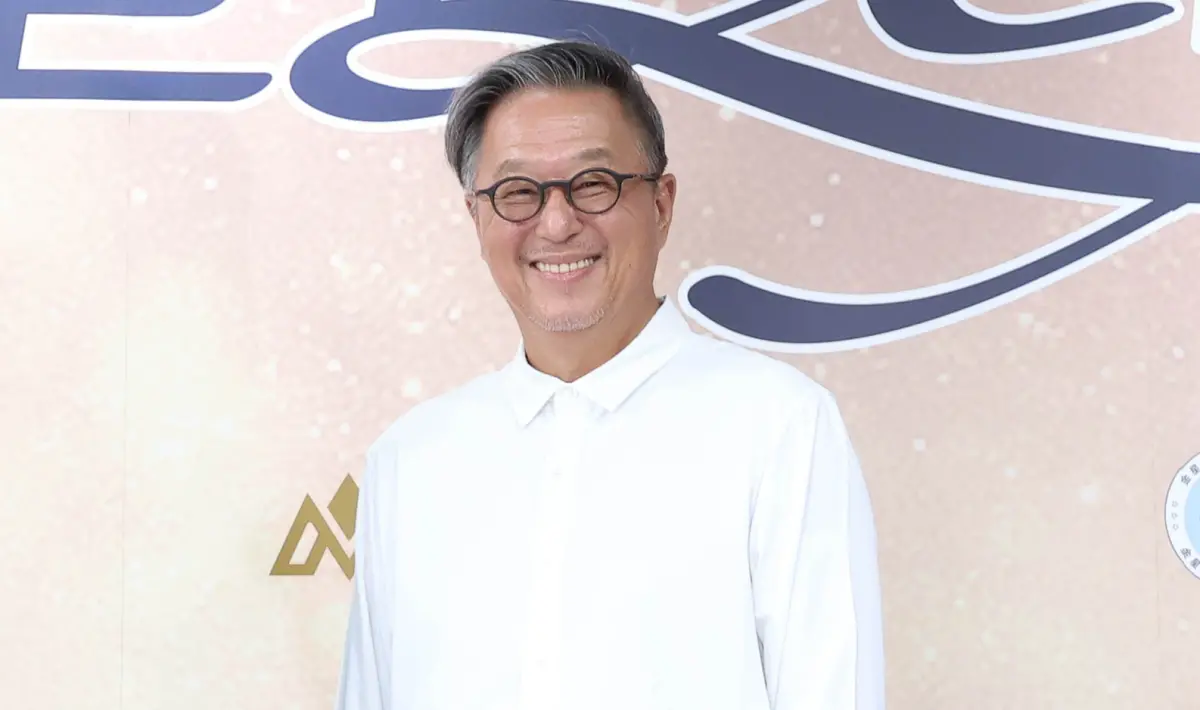 ▲王偉忠（如圖）今日出席《明星養老院》記者會，回應S家情況，表示S媽、具俊曄都還是需要幫助，目前仍在悲傷階段。（圖／金星文創提供）