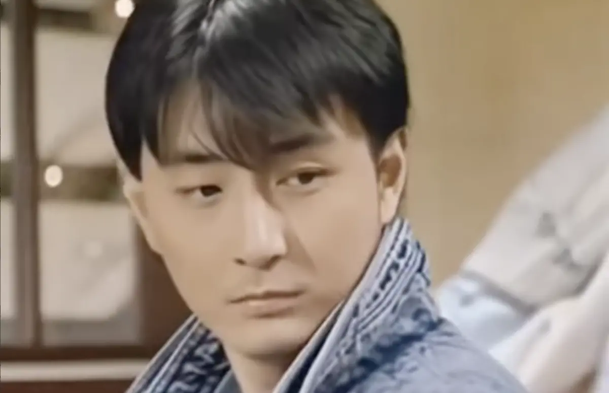 ▲吳岱融（如圖）是事業低潮期轉拍三級片的男星中，演出尺度最大的一位，正面全裸都可以，而他年近60再度翻紅。三級片雖然以女星的演出比較受注目，卻是男星比較容易轉型、翻身，吳啟華和陶大宇後來都順利成為深情、正直的「師奶殺手」。（圖／摘自IG）