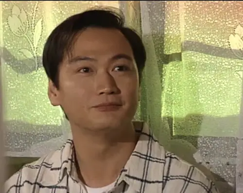 ▲陶大宇也曾在事業低潮時，在三級片中演出全裸激情的場面，卻因為片子沒有引起高度關注，並未讓太多觀眾有印象，反而讓他之後轉型的難度沒那麼高，他後來大紅、成為電視圈「師奶殺手」。（圖／摘自微博）