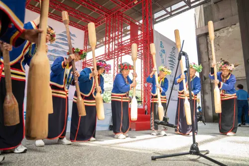 「島嶼源流」8/1原住民族日開跑 女祭司彈酒祈福揭序幕
