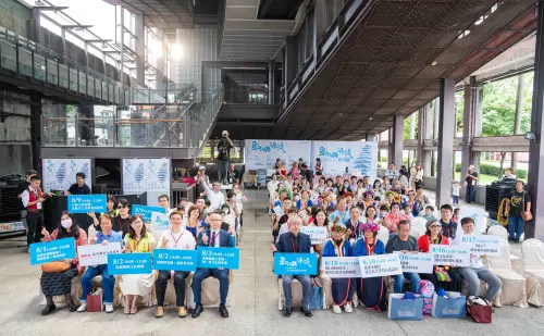 ▲「島嶼源流」展演8/1原住民族日開跑，與會人員在開幕茶會大合影。(圖／文資局提供）  