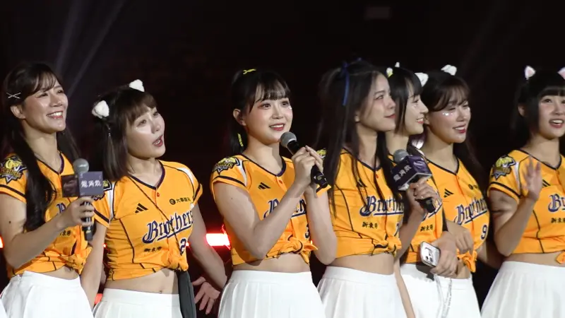 ▲中信兄弟「CHANNEL B vol.2」K歌主題周首日賽後，韓援邊荷律全中文演唱周華健名曲《朋友》，賽後自曝表演當下緊張到手發抖，選擇《朋友》演唱原因是為了傳達PS女孩就像家人一樣的氛圍。（圖／記者陳云茹攝）