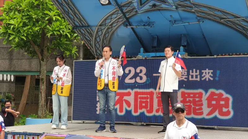 ▲葉元之現身力挺羅明才，呼籲823要投不同意罷免，不要再撕裂台灣。（圖／何哲欣攝，2025.08.02）