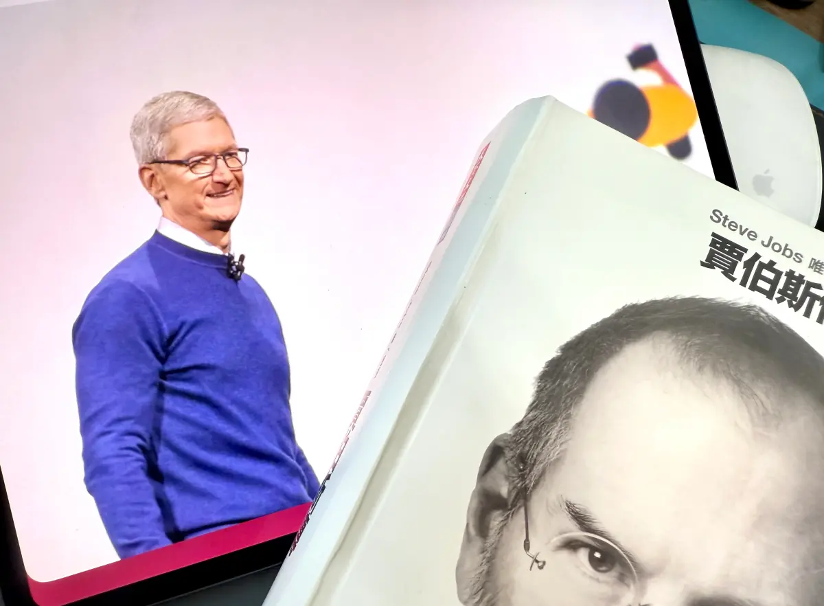 ▲由賈伯斯打下的蘋果神話，交棒給庫克15年後，壯大成蘋果帝國，庫克選在此時卸任，有傳聞是健康亮紅燈，但他本人出面否認：我很健康。（圖／記者周淑萍攝）