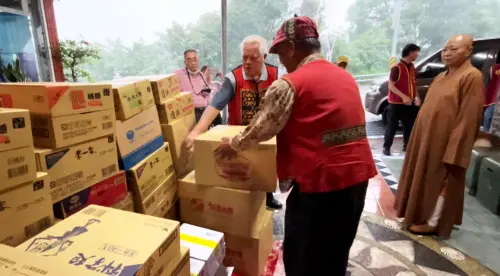 捐贈泡麵、白米、餅乾及1,500顆雞蛋等民生物資,總計約300箱 ▲捐贈泡麵、白米、餅乾及1,500顆雞蛋等民生物資,總計約300箱。(圖/妙光禪寺提供)