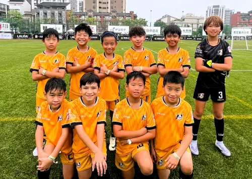 ▲Kaohsiung Attackers FC U9以2比1擊敗小不老足球俱樂部晉級四強。(圖/柏文事業有限公司提供)