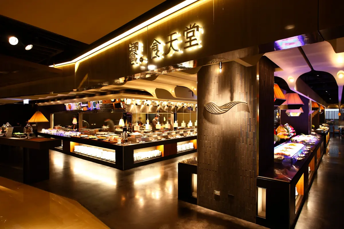 ▲饗賓集團提供國軍及台電同仁於9月2日至9月4日期間，前往饗食天堂與果然匯用餐可享折扣。（圖／饗賓集團提供）