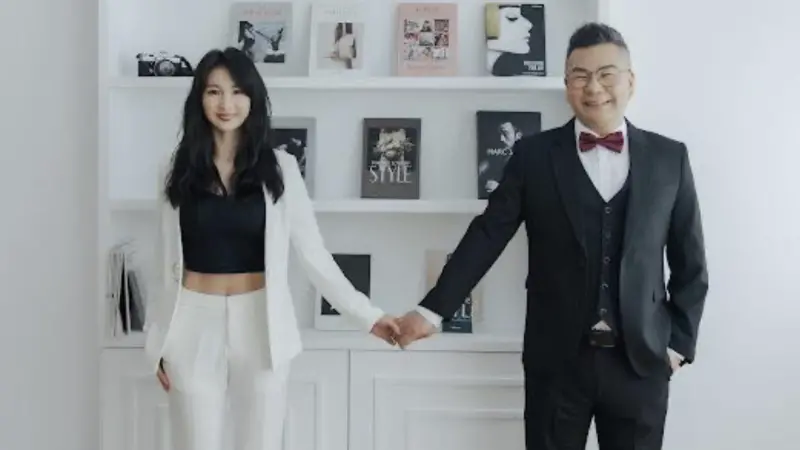 ▲沈玉琳（右）今（22）日首度透過臉書揭露自己白血病發病病程，坦言差點因誤判病情而延誤就醫，所幸妻子芽芽堅持送醫，才撿回一命，並感性向老婆告白：「我老婆向來有幫夫運！這個決定了救我一命！」（圖／翻攝自臉書沈玉琳的御琳軍 ）