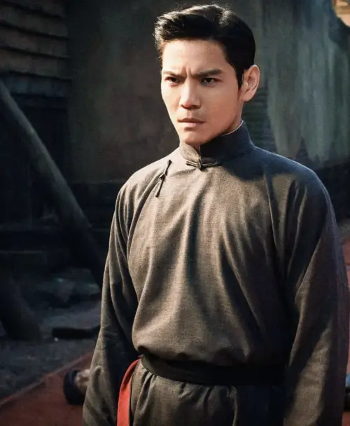 ▲向佐（如圖）的生日與李小龍的忌日是同一天，因而讓爸爸的前妻、也是李小龍生前女友丁珮，曾懷疑他是李小龍投胎轉世，激起李小龍影迷的不滿。（圖／摘自微博）