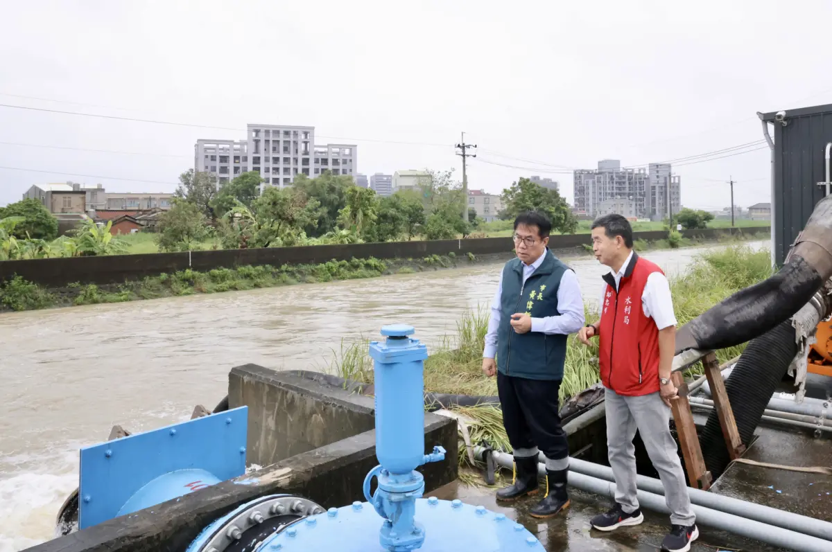 ▲台南市安定區昨日因豪大雨積淹水嚴重，今晨已逐漸消退。（圖 /台南市府提供）