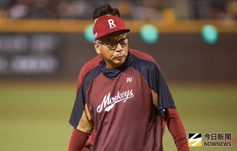 ▲樂天桃猿洋投魔神樂對中信兄弟吞下敗投，賽後遭到網友惡意霸凌，總教練古久保健二呼籲網友停止霸凌行為。（圖／記者葉政勳攝 ,資料照）