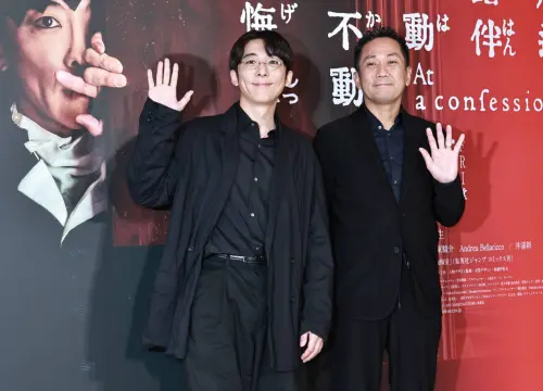 ▲高橋一生（左）與新片《岸邊露伴一動也不動  懺悔室》導演渡邊一貴來台宣傳，看到台灣觀眾熱情反應很開心。（圖／記者吳翊緁攝）