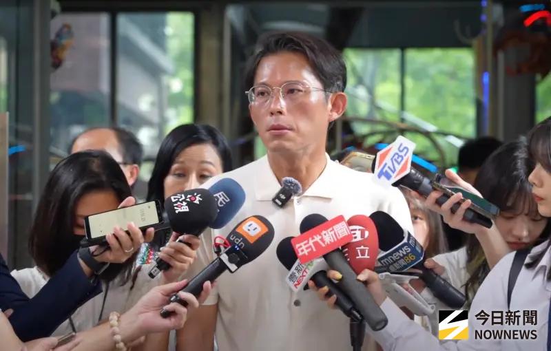 ▲民眾黨主席黃國昌質疑，賴政府在關稅談判中「搞黑箱」。（圖／記者林詠青攝）