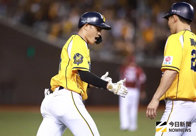 ▲中信兄弟目前仍暫居全年勝率、下半季第1，今日統一獅與樂天桃猿的2連戰，將影響兄弟王位的走向。（圖／記者葉政勳攝 ,2025.08.03）