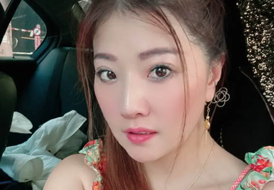 ▲女星侯沁潔又出事，她昨晚開車外出遭員警攔查時拒檢逃逸，最後被多名員警合力圍捕，拉出車子壓制在地，畫面也被目擊民眾拍下曝光。（圖／侯沁潔臉書）