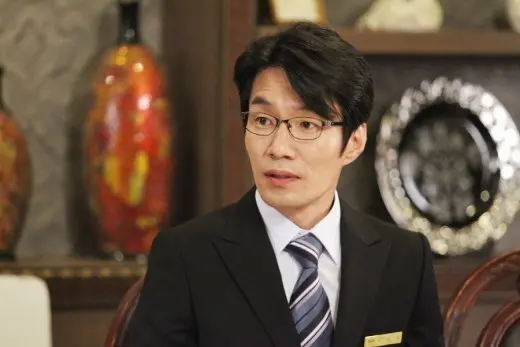 ▲宋英奎（如圖）好友表示他生前早與妻女分居、沒戲拍，可能是因此壓力過大才想不開。而宋英奎的告別式將在6日舉行，靈堂遺照也隨之曝光。（圖／翻攝KBS）