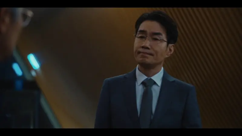 ▲宋英奎在《退貨兒童》中飾演牧師，是愛奇藝上週人氣榜單中唯二韓劇，未料戲還沒播完就撒手人寰。（圖／翻攝自愛奇藝）