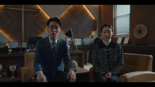 ▲宋英奎在《退貨兒童》中飾演牧師，目前愛奇藝播到第4集，他最後的畫面是說出放棄撫養兒子。（圖／翻攝自愛奇藝）