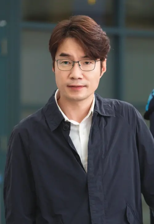 ▲宋英奎在《金牌救援》飾演成熟穩重的球隊營運部長，深受劇迷喜愛。（圖／《金牌救援》劇照）