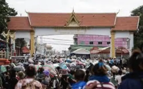 泰柬衝突釀雙輸！數十萬移工返鄉　泰國面臨缺工、柬埔寨就業緊縮
