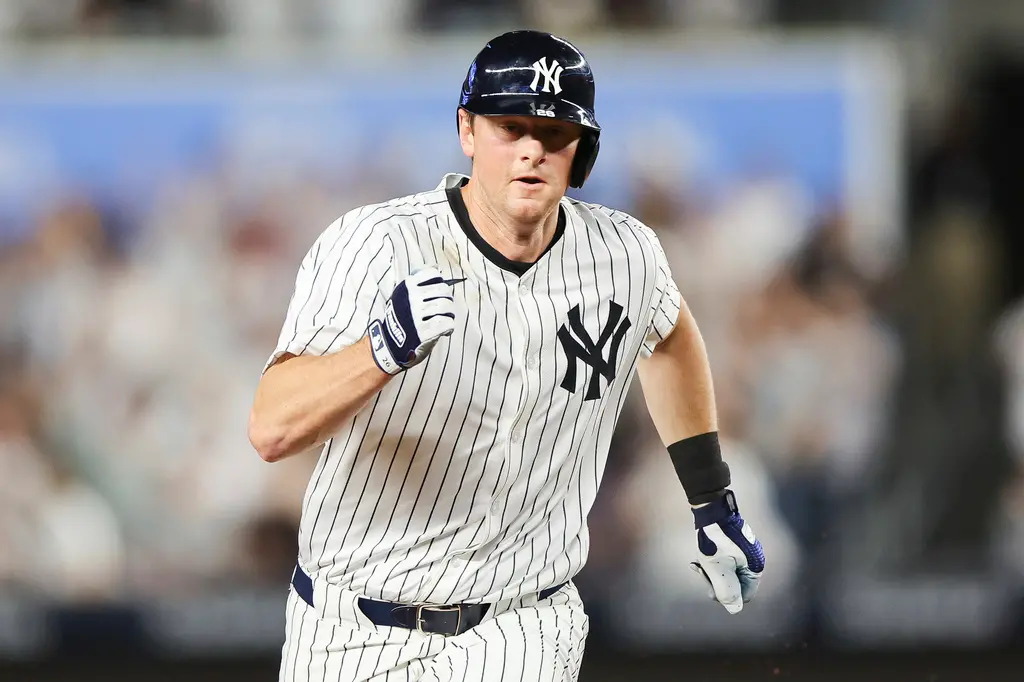 ▲MLB根據《The Sporting News》記者海恩（Billy Heyen）報導，洋基雖近年來不再大手筆簽下球員，但洋基卻花費4300萬美元（約合新台幣13億）支付給勒馬修（DJ LeMahieu）、希克斯（Aaron Hicks）以及史卓曼（Marcus Stroman）三名沒有在上場的球員，引發球迷熱議。（圖／美聯社／達志影像）