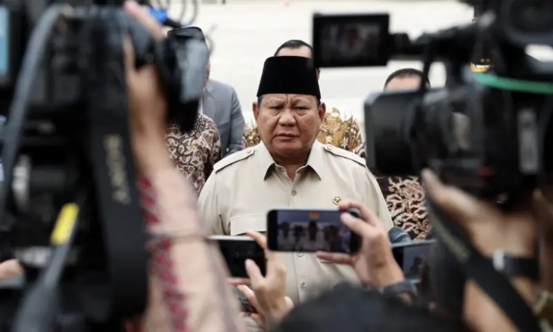 ▲印尼總統普拉伯沃（Prabowo Subianto）在雅加達舉行記者會，宣布國慶前大規模特赦行動。（示意圖／路透社／達志影像）