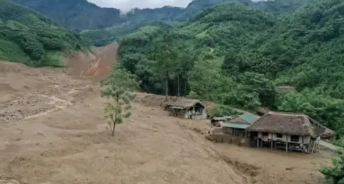 至少10人淹死！越南連日大雨釀水災　土石流慘狀曝
