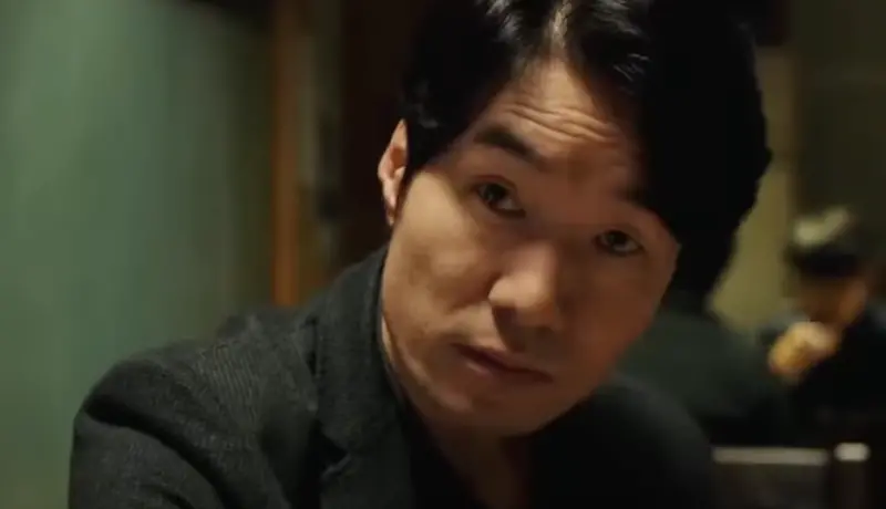 ▲宋英奎以《雞不可失》崔班長一角走紅，也演過許多知名電視劇，未料卻捲入酒駕風波，如今被發現陳屍車內，撒手人寰。（圖／翻攝自YouTube Story Teller）