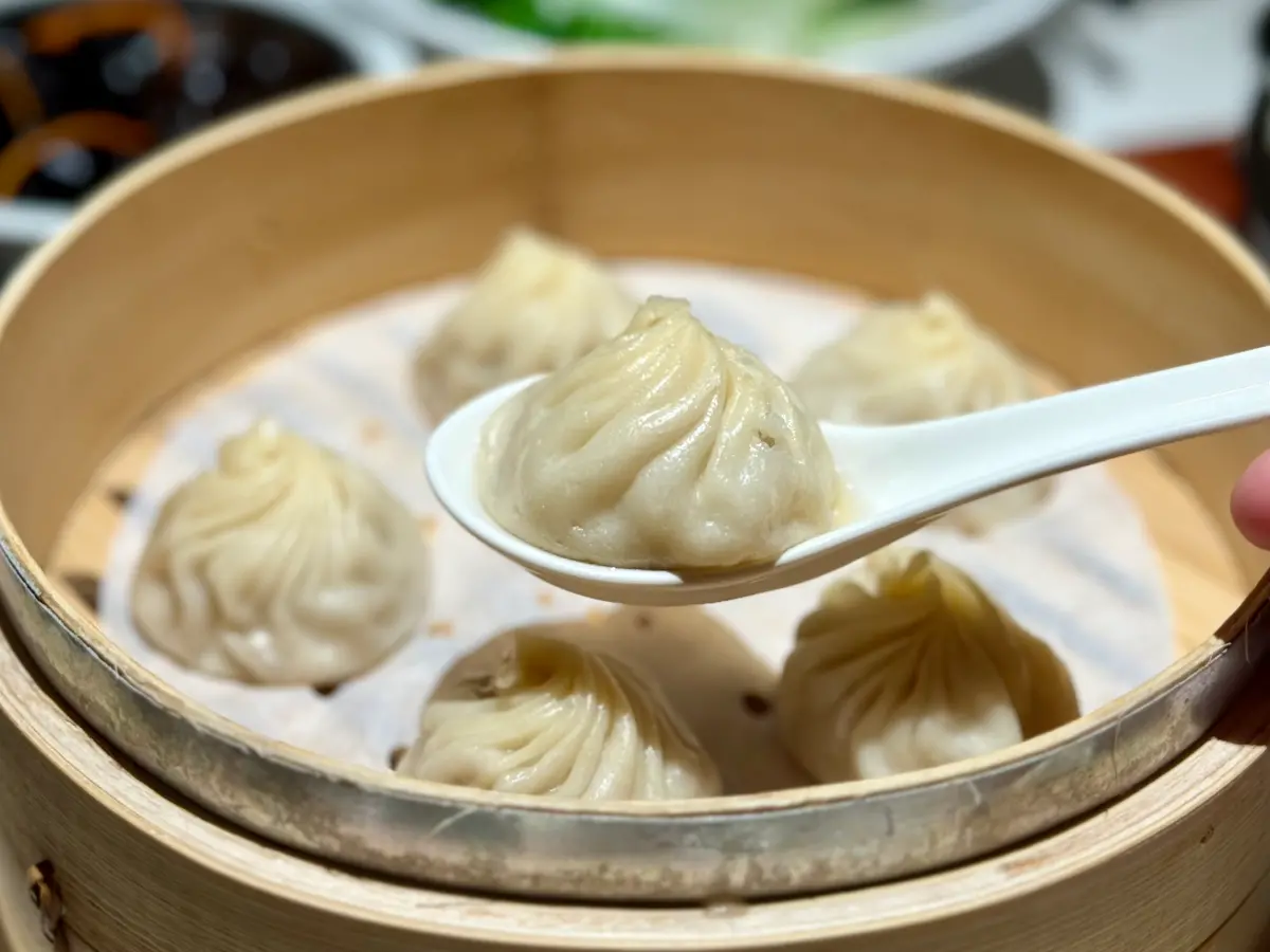 ▲漢來上海湯包繼台北Dream Plaza店之後，又將進駐南港LaLaport，開幕日1月16日將推出指定雙人套餐只要半價之優惠。（圖／記者蕭涵云攝）