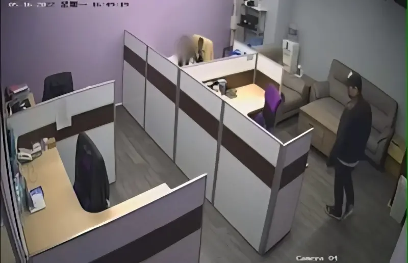 ▲豐原超商命案死者詹智能（右），曾在辦公室性騷擾女員工，有監視器畫面為證。（圖／讀者提供）