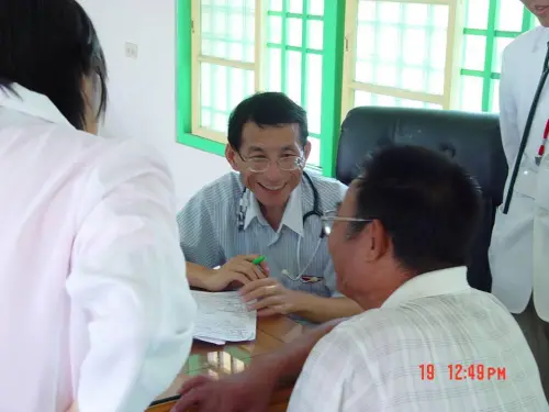 林杰樑一生俠義事蹟不少,被譽為「食安守護者」、「全民良醫」、「俠醫」。(圖/翻攝林杰樑臉書) ▲林杰樑一生俠義事蹟不少,被譽為「食安守護者」、「全民良醫」、「俠醫」。(圖/翻攝林杰樑臉書)