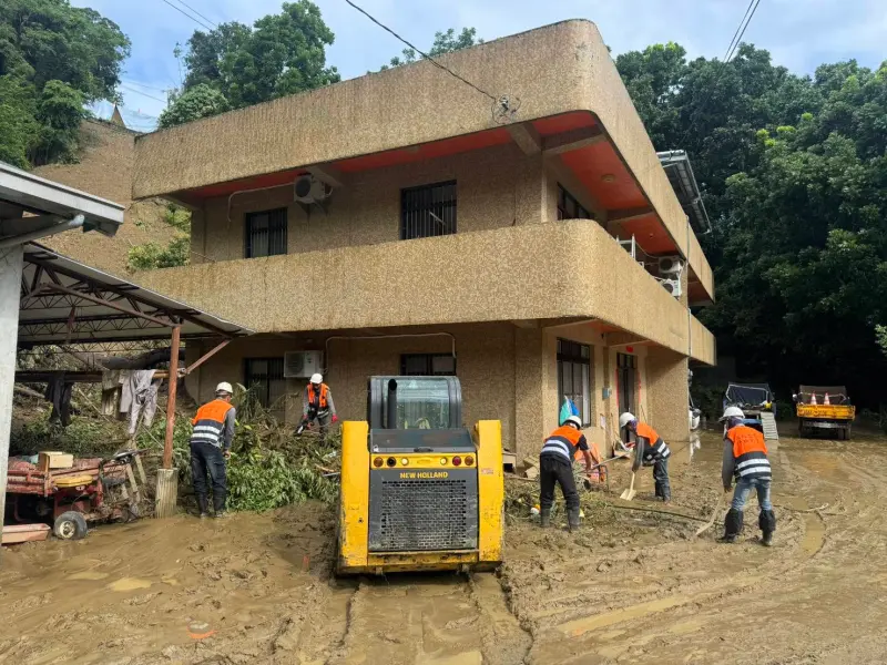 ▲石岡區石岡街下坑巷協助受災戶(圖／市政府提供2025.8.4)