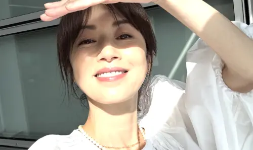 52歲高岡早紀因超美牙齒爆紅！消失30年現身　網驚：這是少女吧？
