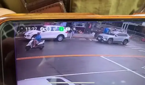 韓籍啦啦隊老闆命喪豐原超商　嫌犯持刀逃逸畫面曝光
